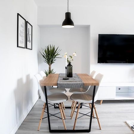 Luxurious Two Bedroom Apartment With Private Parking Perth Exterior photo
