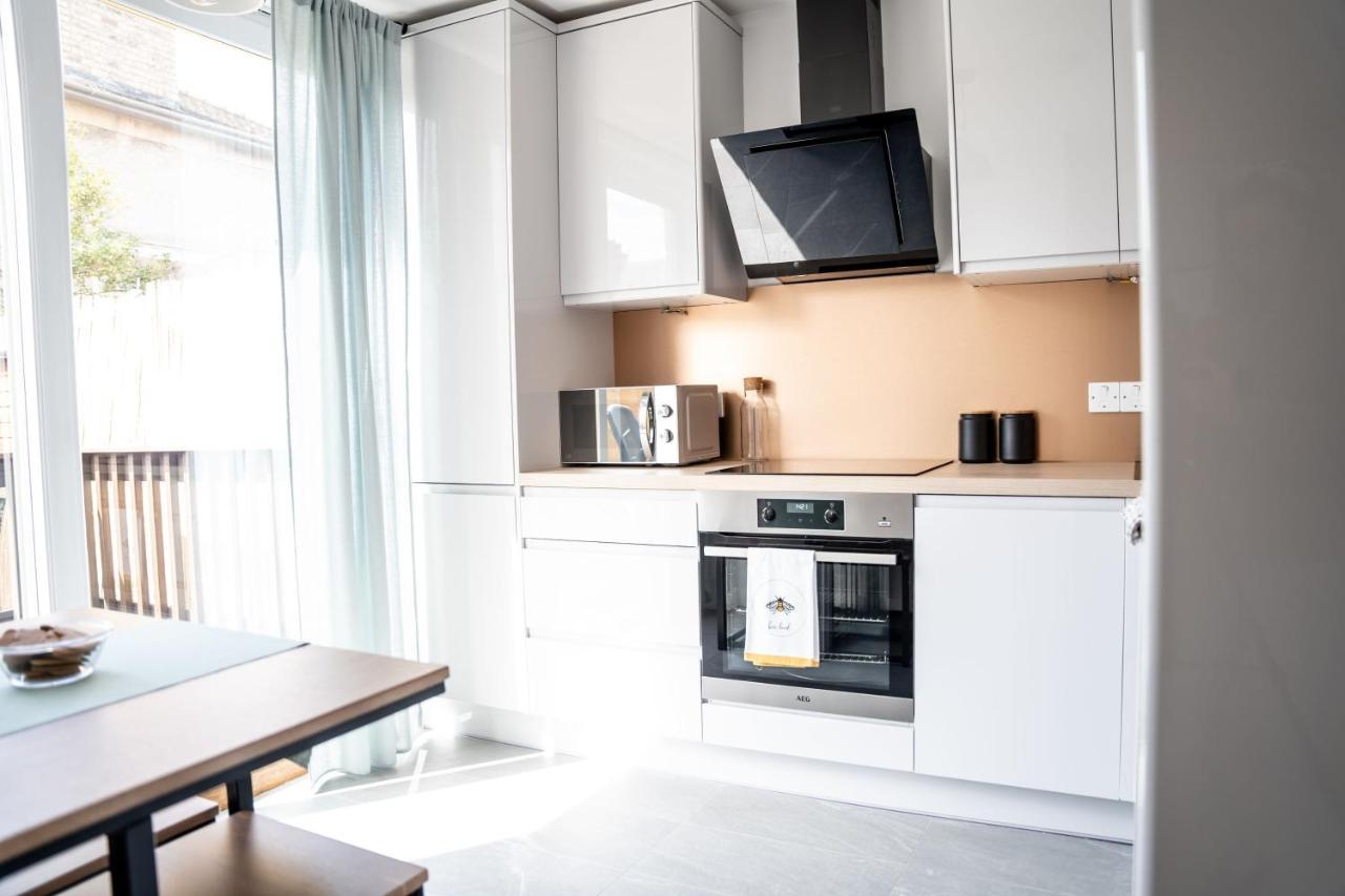 Luxurious Two Bedroom Apartment With Private Parking Perth Exterior photo