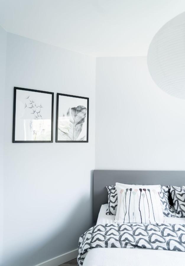 Luxurious Two Bedroom Apartment With Private Parking Perth Exterior photo