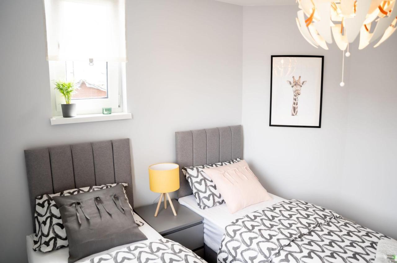 Luxurious Two Bedroom Apartment With Private Parking Perth Exterior photo
